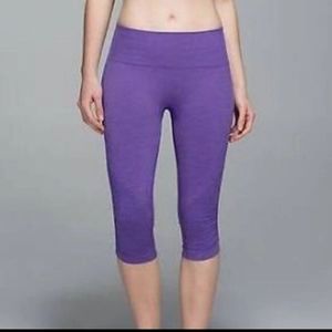 Lululemon In the Flow crops